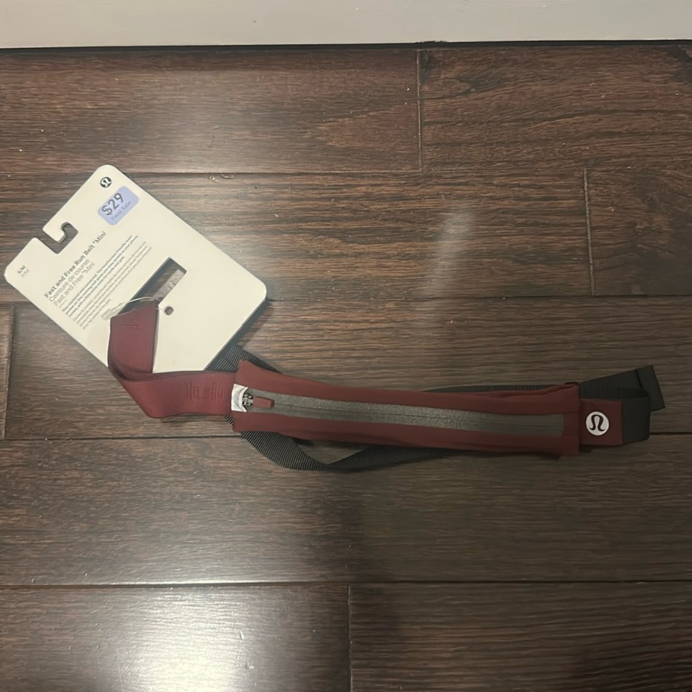 NWT Lululemon Fast and Free Run Belt Mini (S/M)